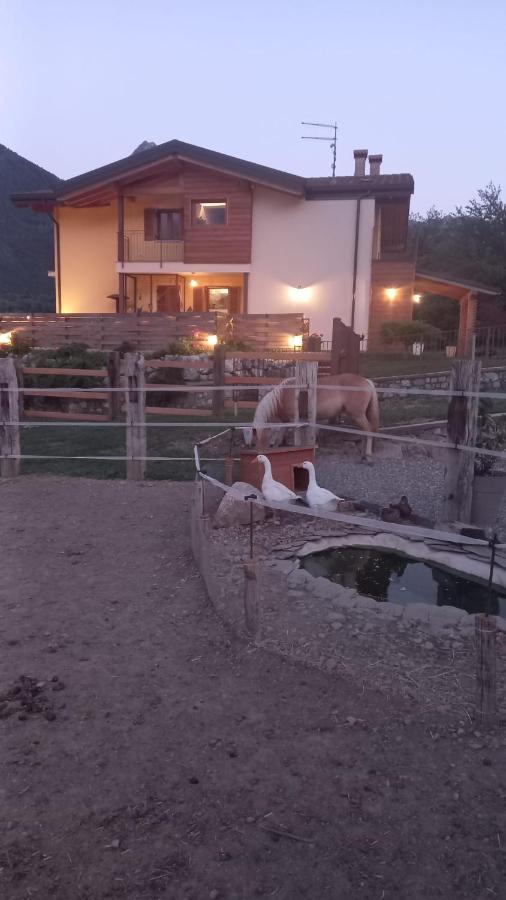 Azienda Agricola Agriturismo I Sei Petali Capo di Ponte Eksteriør bilde